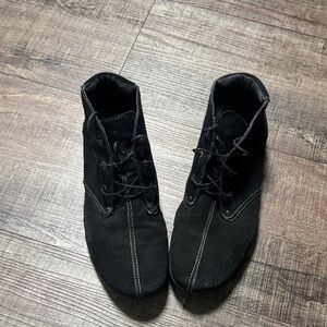 Taos Stellar black suede lace-up chukka ankle boots.